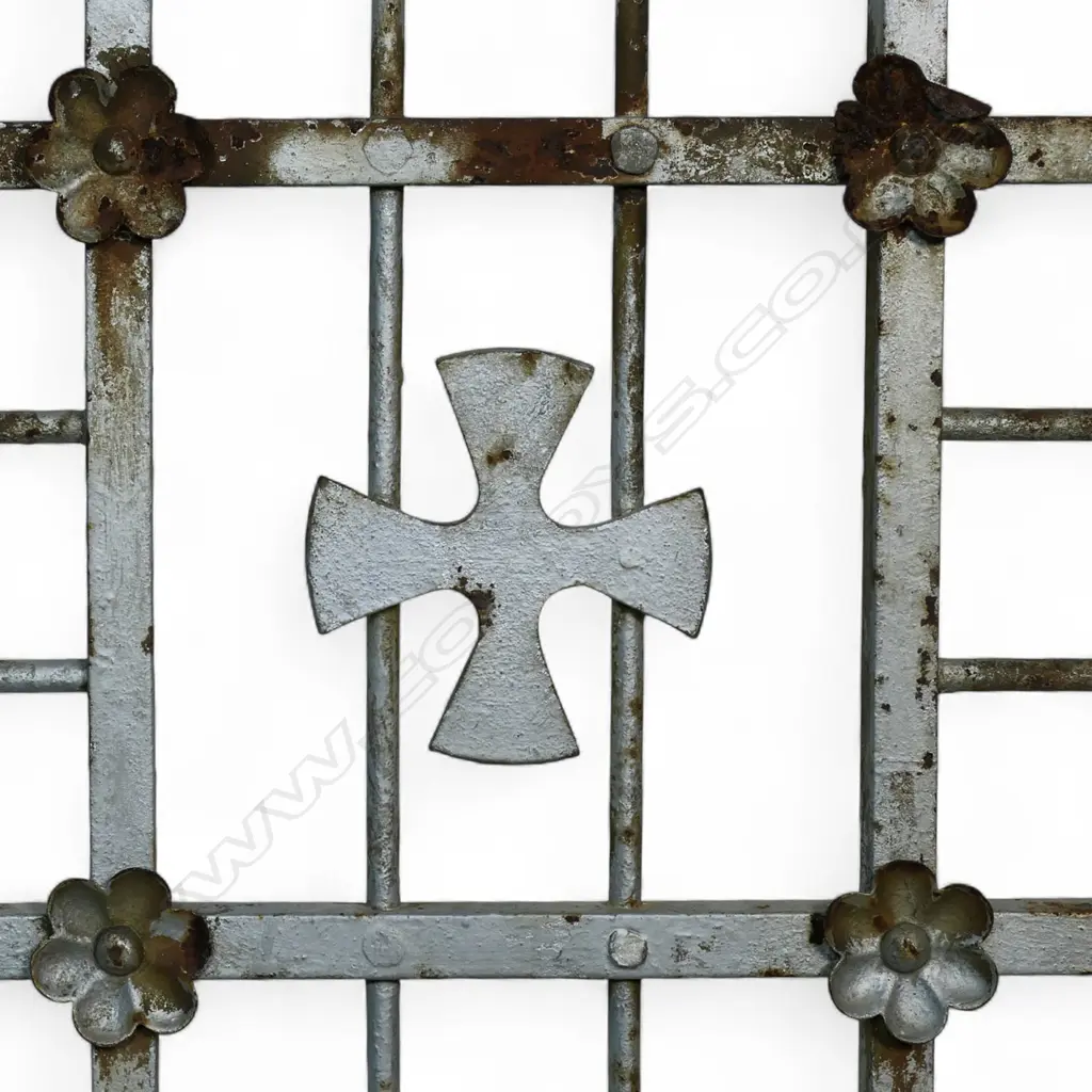 A 19thC French wrought iron cross, Image 1++