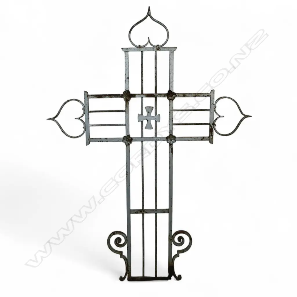 A 19thC French wrought iron cross, Image 1++