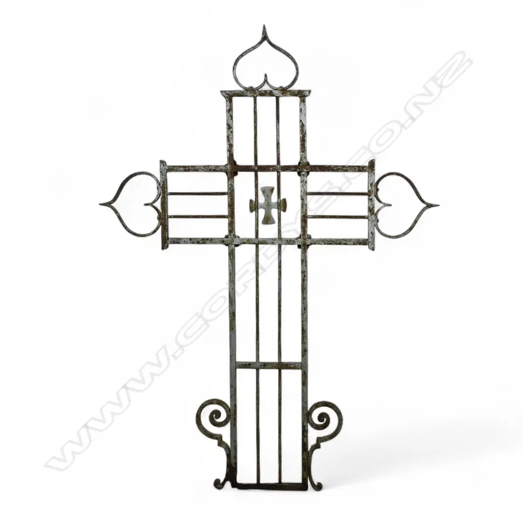A 19thC French wrought iron cross, Image 1++