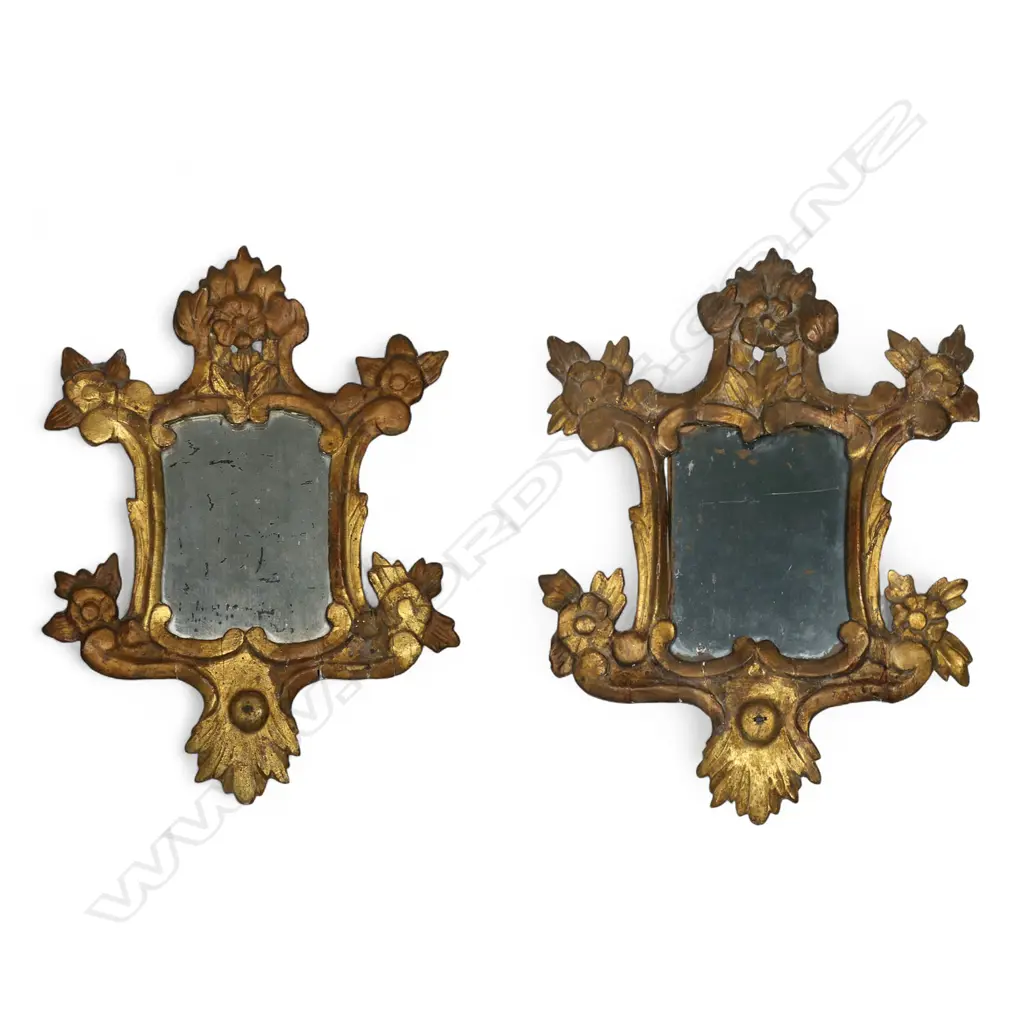 A pair of 18thC Italian giltwood mirrors, Image 1++