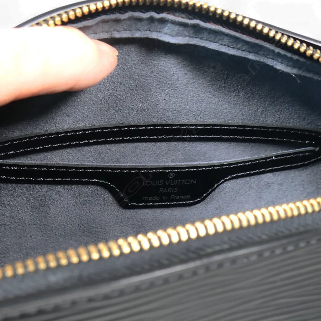A Louis Vuitton Soufflot handbag, Image 1++