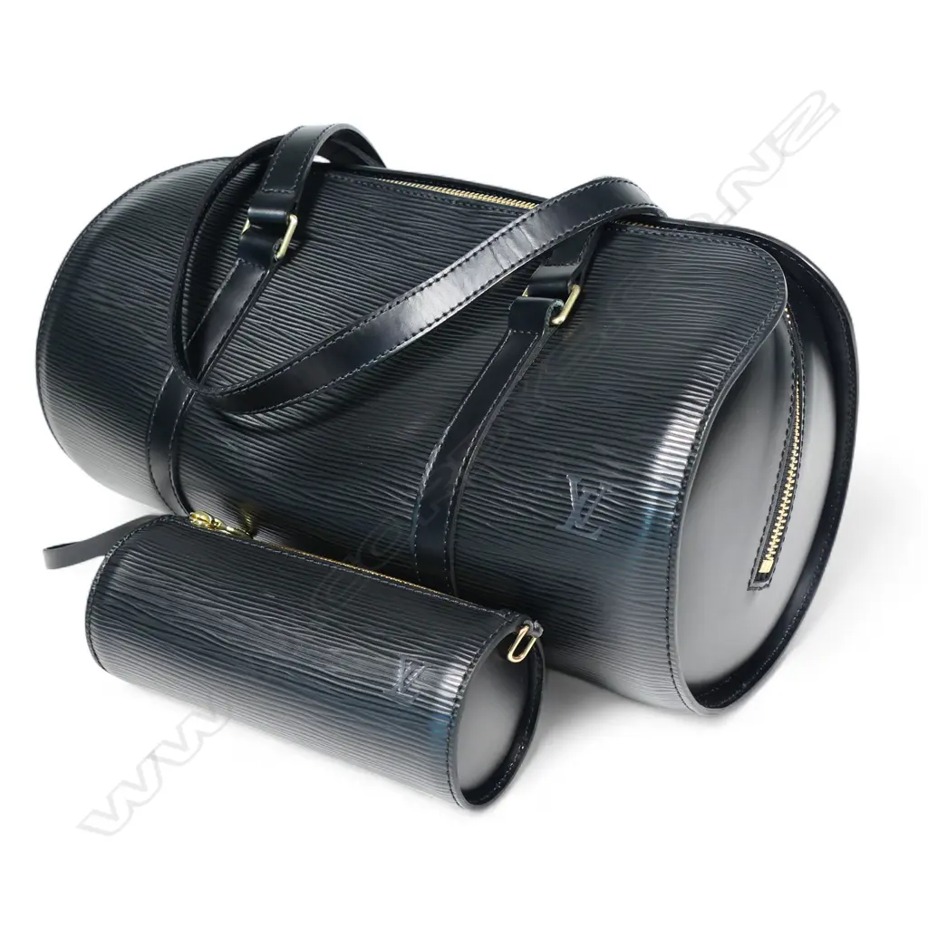 A Louis Vuitton Soufflot handbag, Image 1++