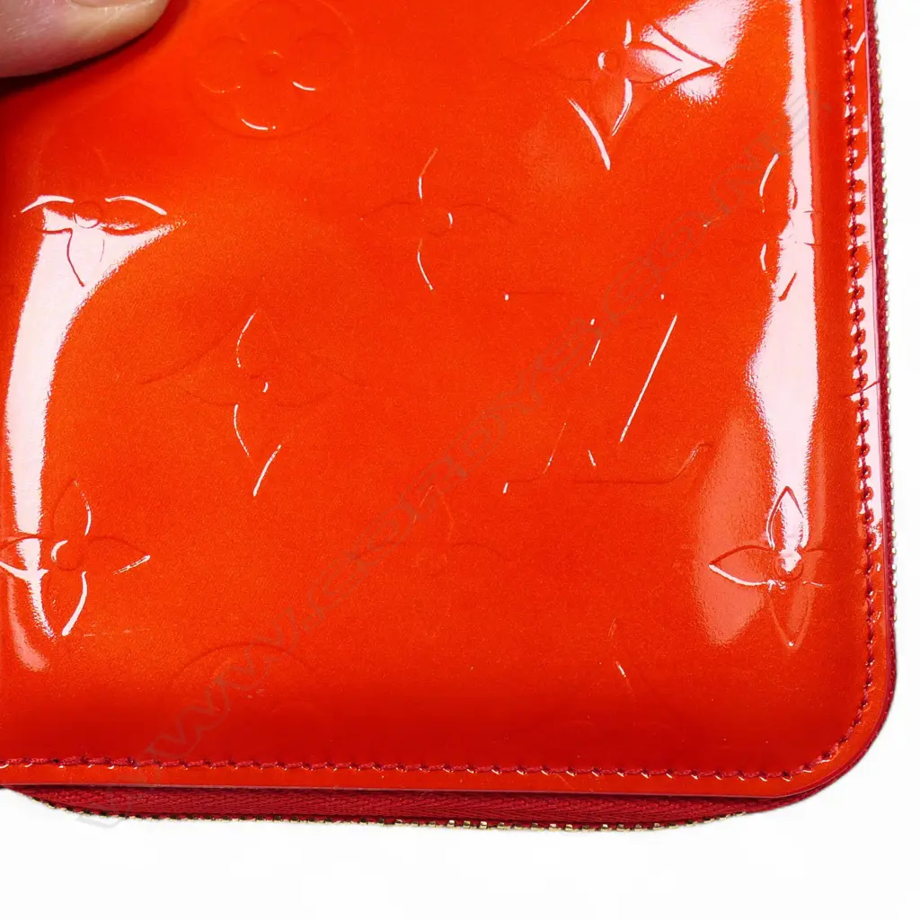 A Louis Vuitton Vernis Eldridge Rouge Wallet, Image 1++