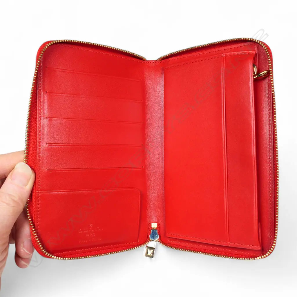 A Louis Vuitton Vernis Eldridge Rouge Wallet, Image 1++