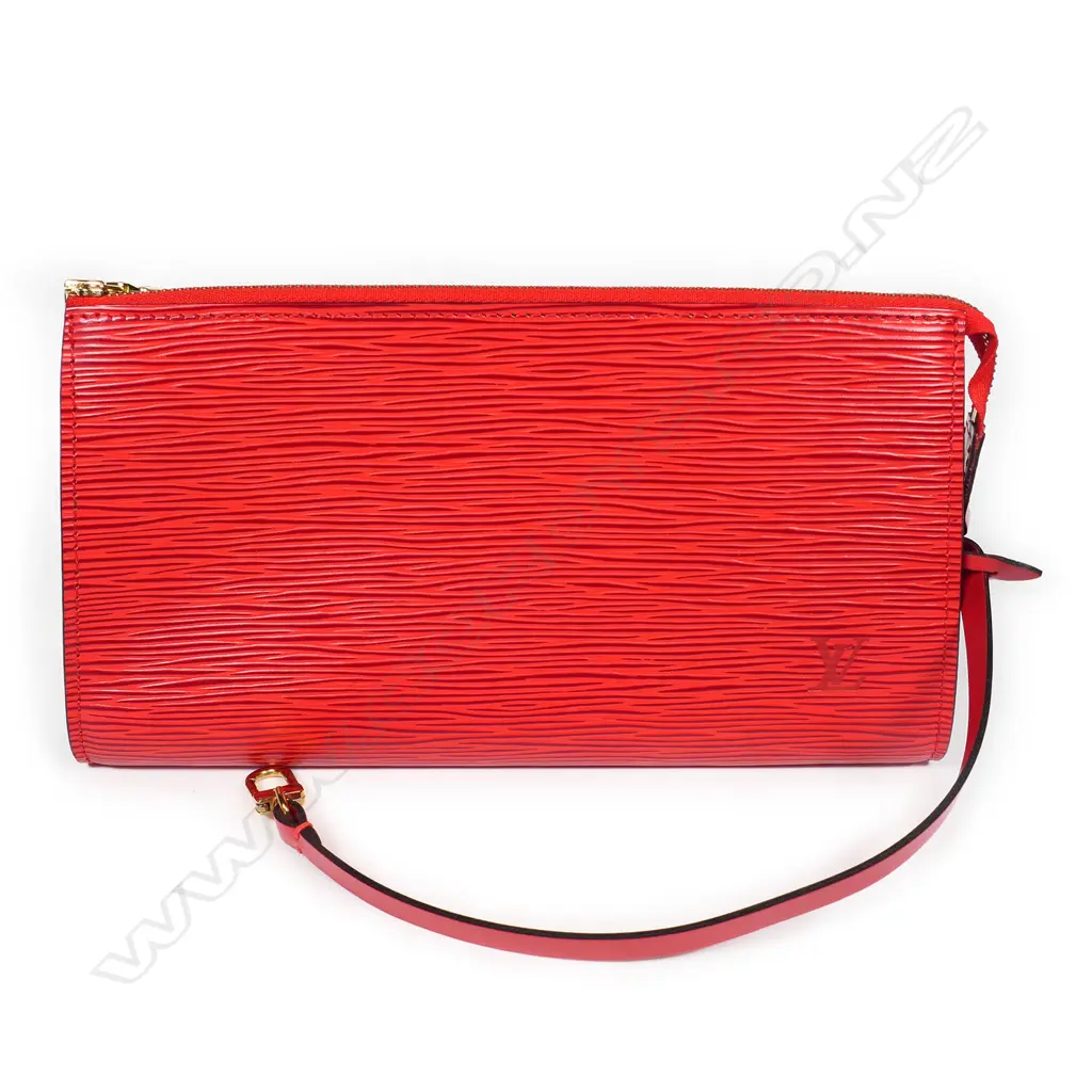 A Louis Vuitton pochette, Image 1++