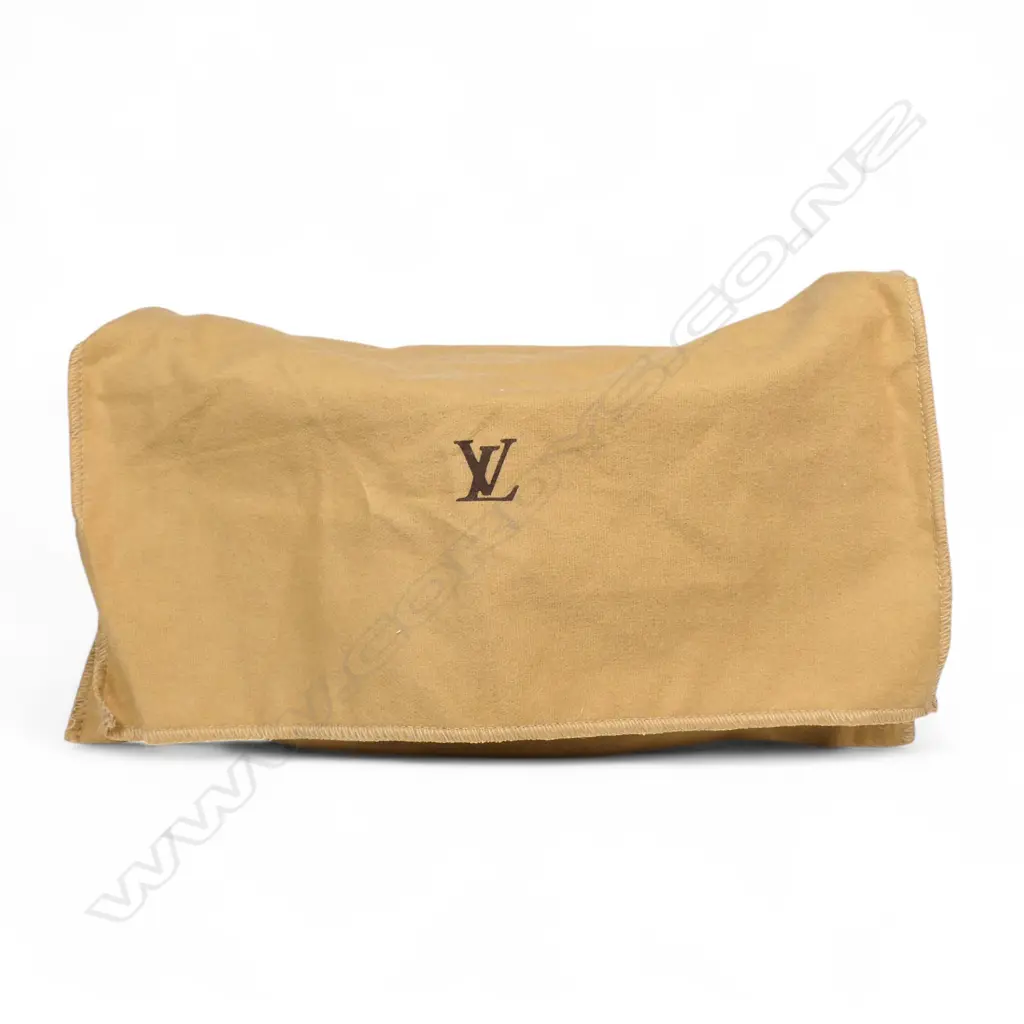Louis Vuitton pochette bag, Image 1++