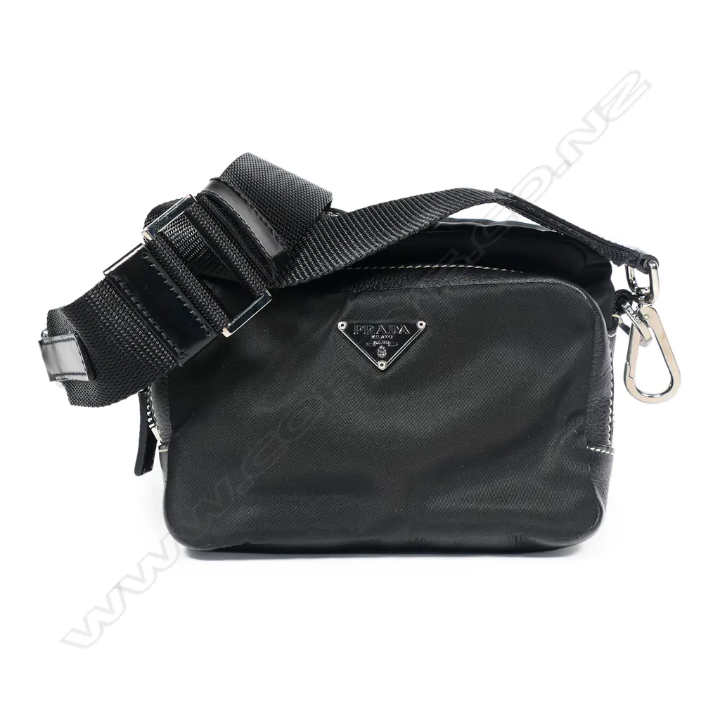Prada black nylon Tessuto shoulder bag, Image 1++