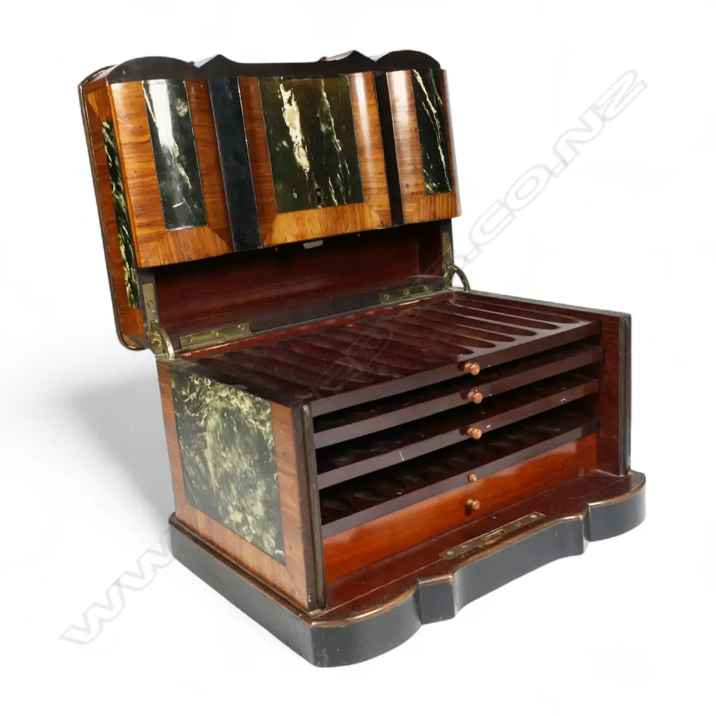 A 19thC kingwood and nephrite cigar humidor, Image 1++