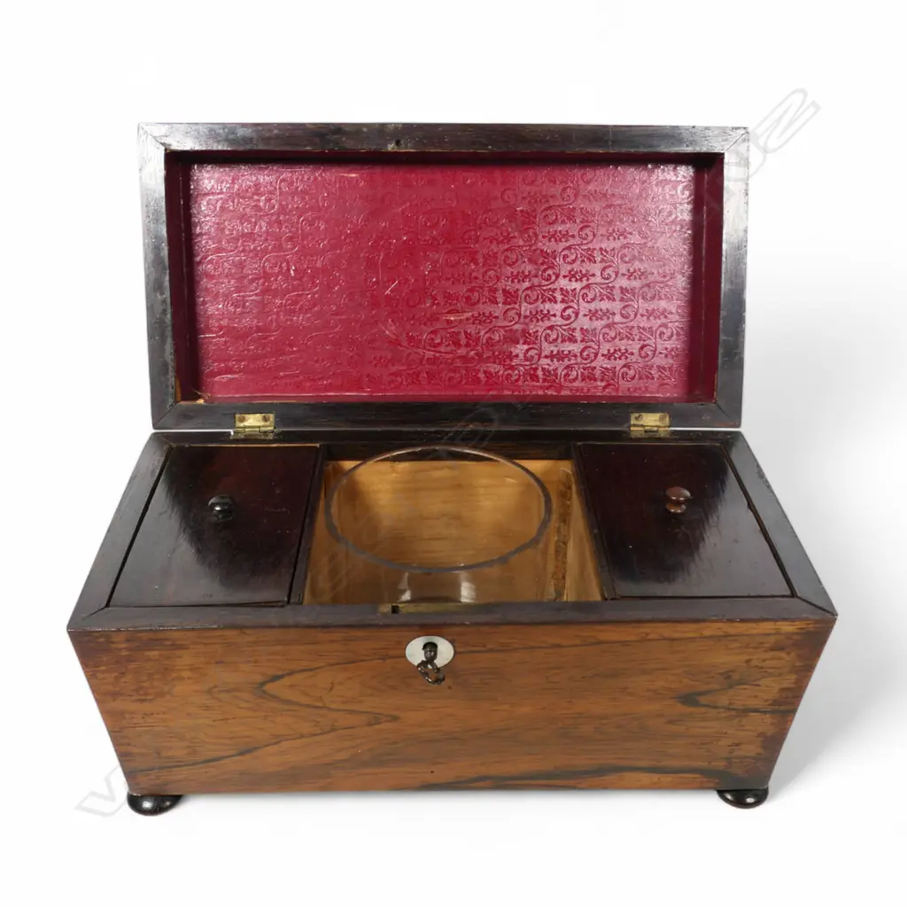 A Regency rosewood tea caddy, Image 1++