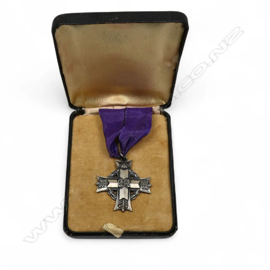 An unnamed WWII George VI Memorial Cross, Image 1++