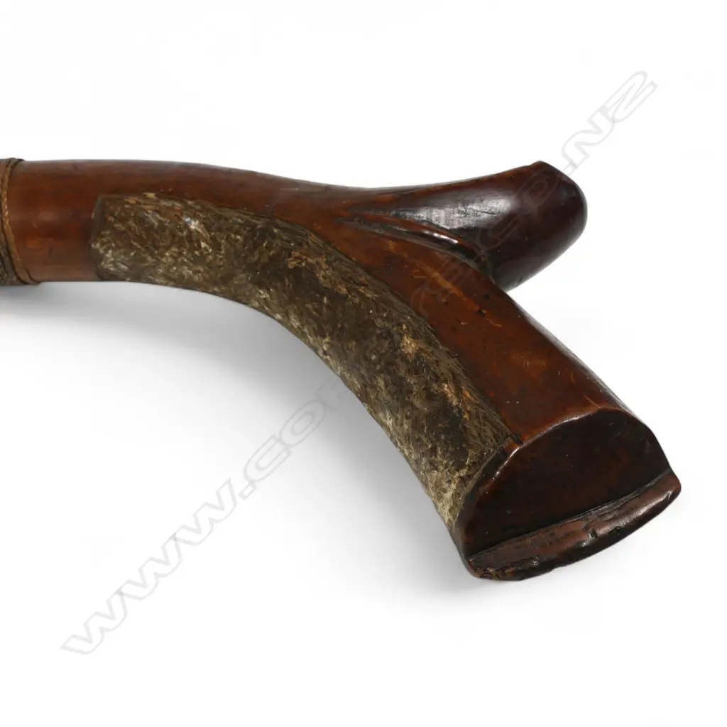 A 19thC Fijian kiakavo long hardwood club, Image 1++