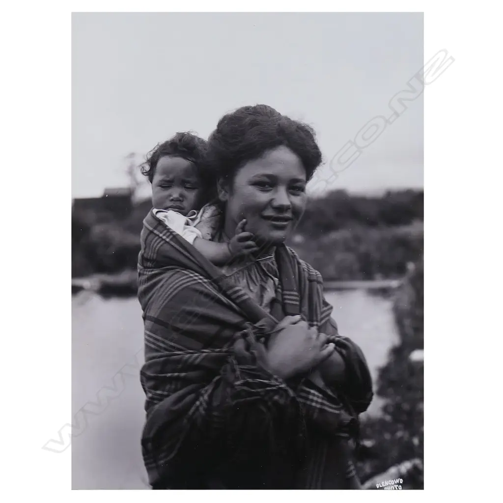 James Blencowe (1871-1945) untitled mother and baby Image 1++
