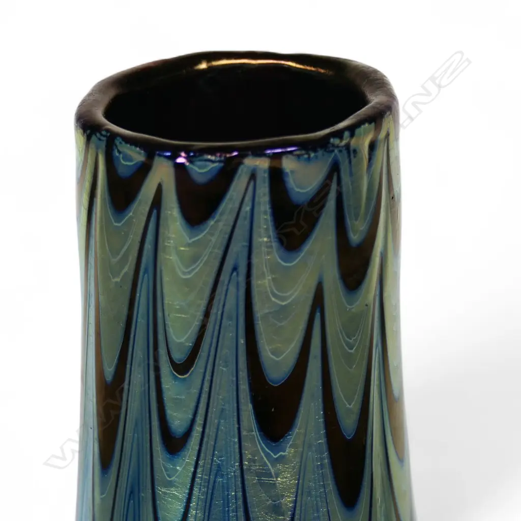 Loetz iridescent peacock feather glass vase c.1900, Image 1++