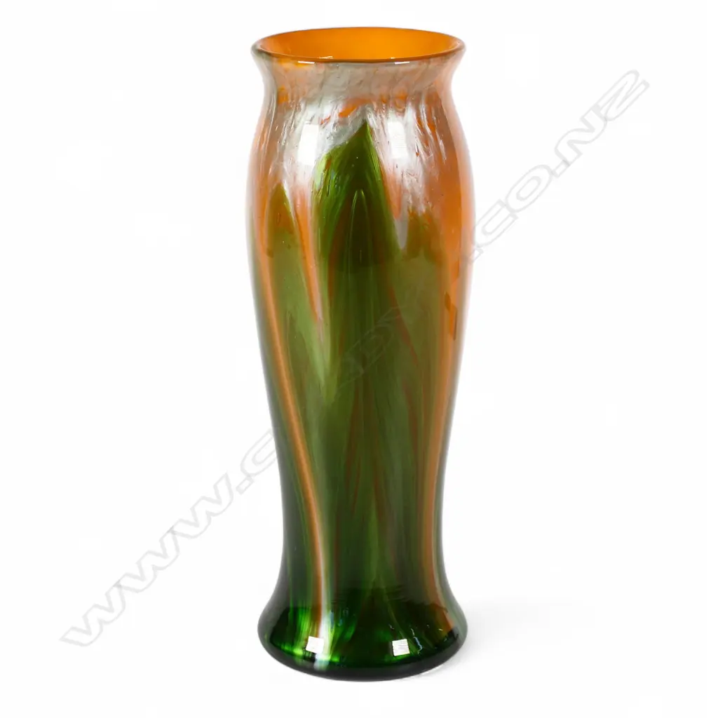Johann Loetz Titania iridescent glass vase by Leopold Bauer, Image 1++