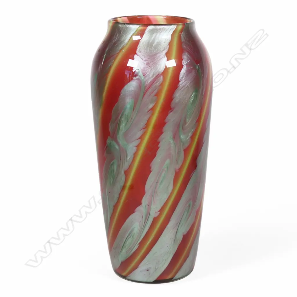 Johann Loetz Titania iridescent glass vase by Leopold Bauer, Image 1++
