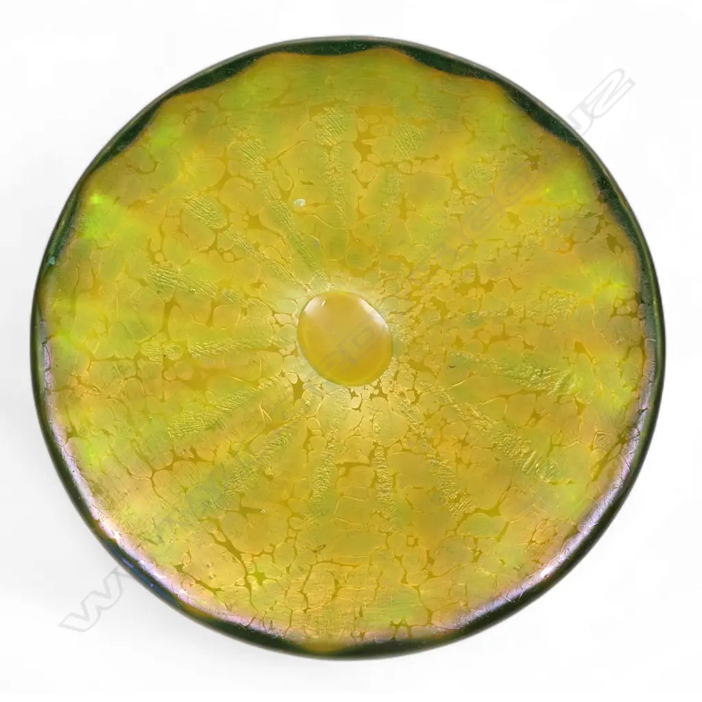 An early 20thC favrile glass bowl, Image 1++