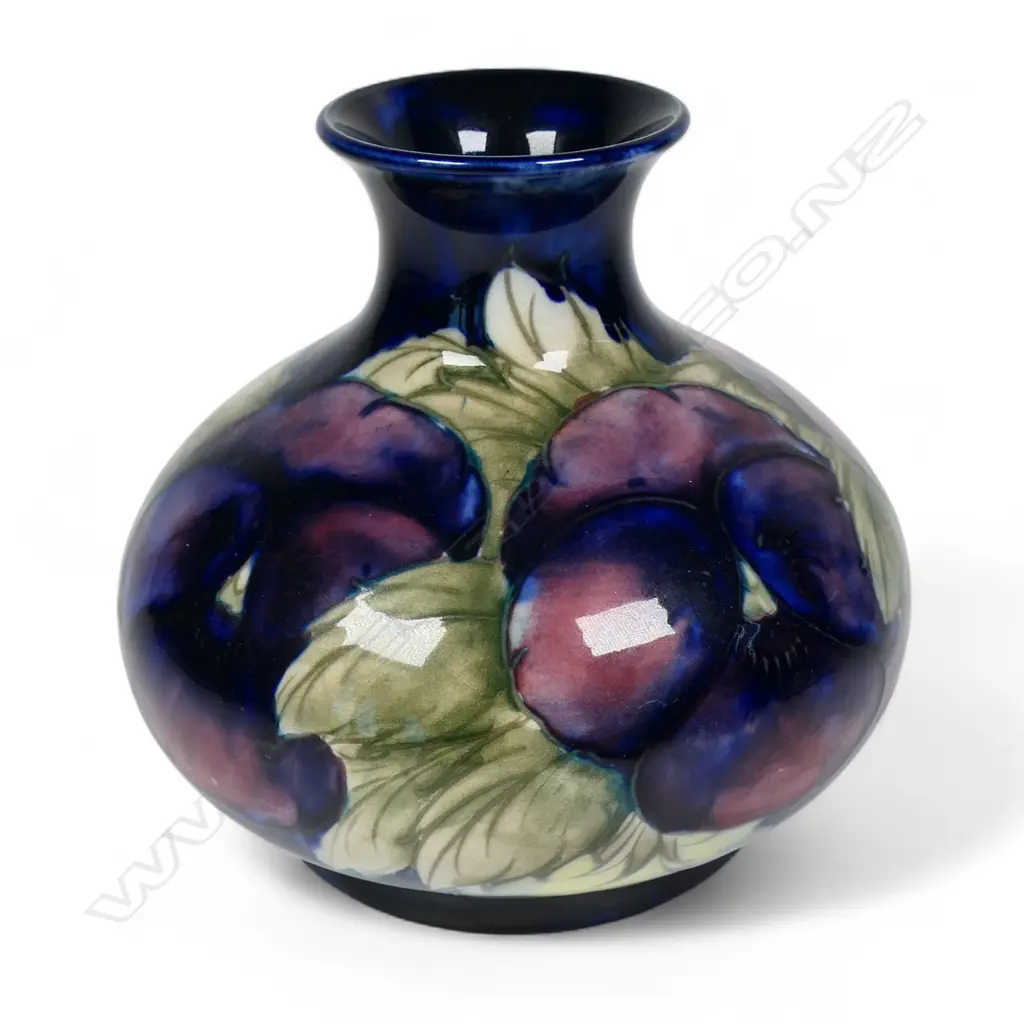 A William Moorcroft vase, Image 1++