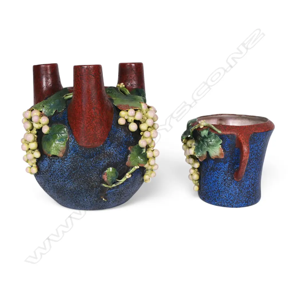 Two early 1900s Imperial Amphora vases, Image 1++
