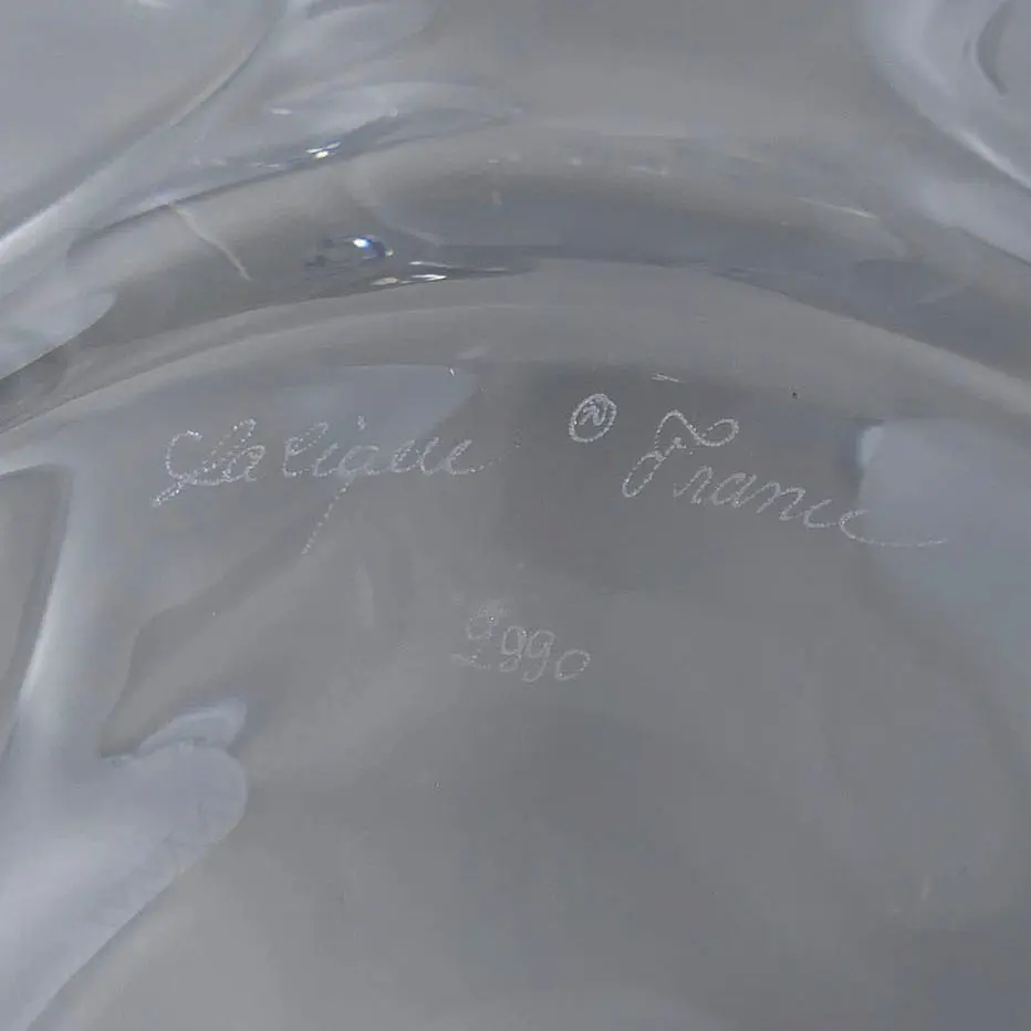 A Lalique double leaf form vase, Image 1++