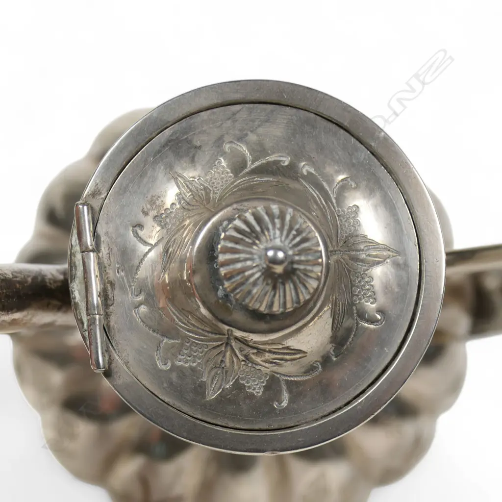 A small Chinese silver hot water pot, Image 1++