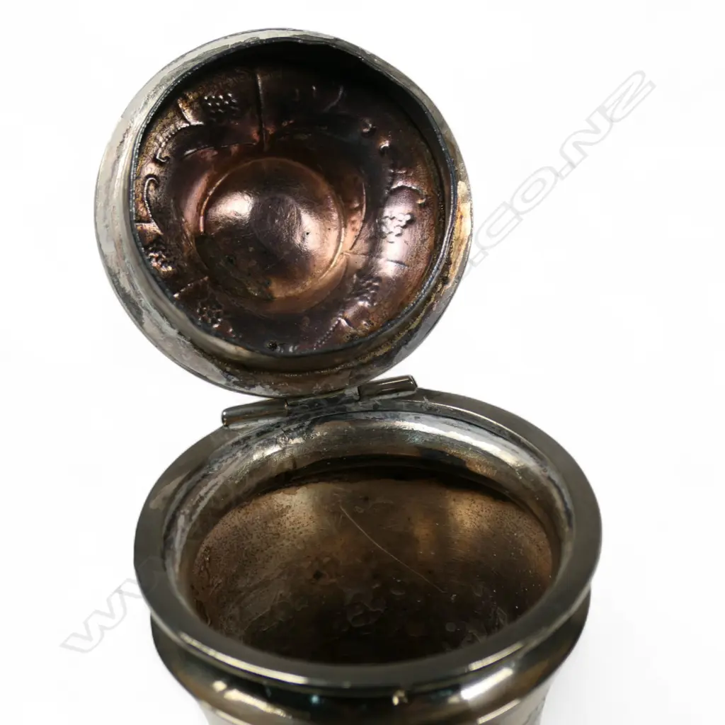 A small Chinese silver hot water pot, Image 1++