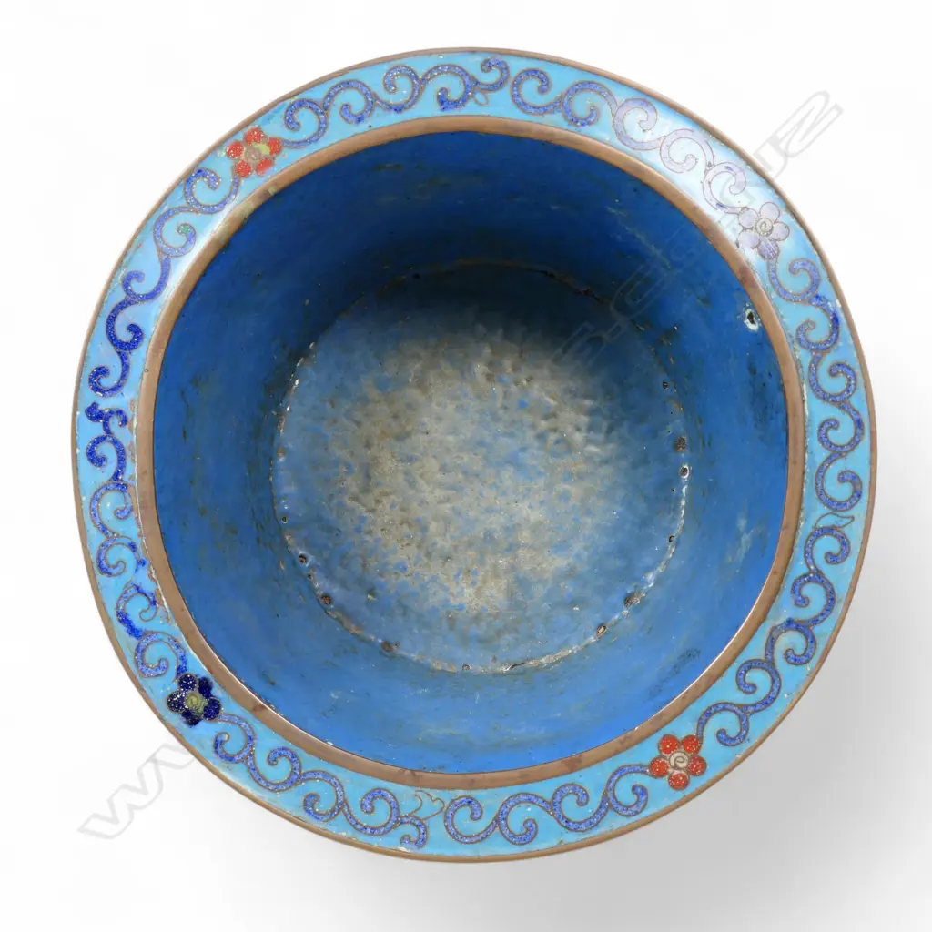 A Chinese cloisonne table jardiniere, Image 1++