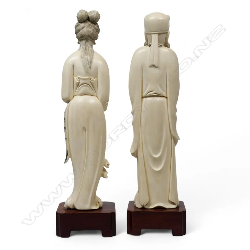 A pair of Chinese ivory figures, Image 1++
