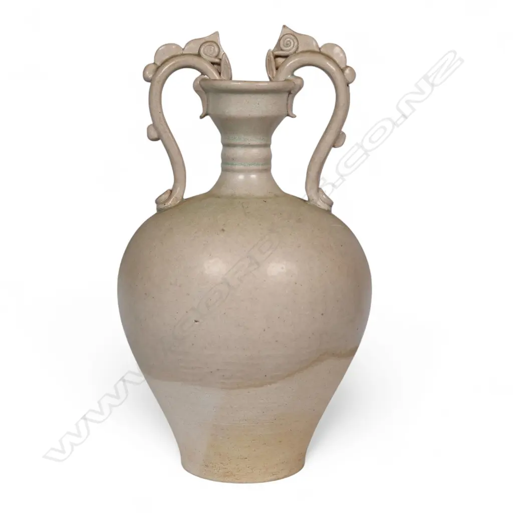 Chinese Song Dynasty style bottle vase, Image 1++