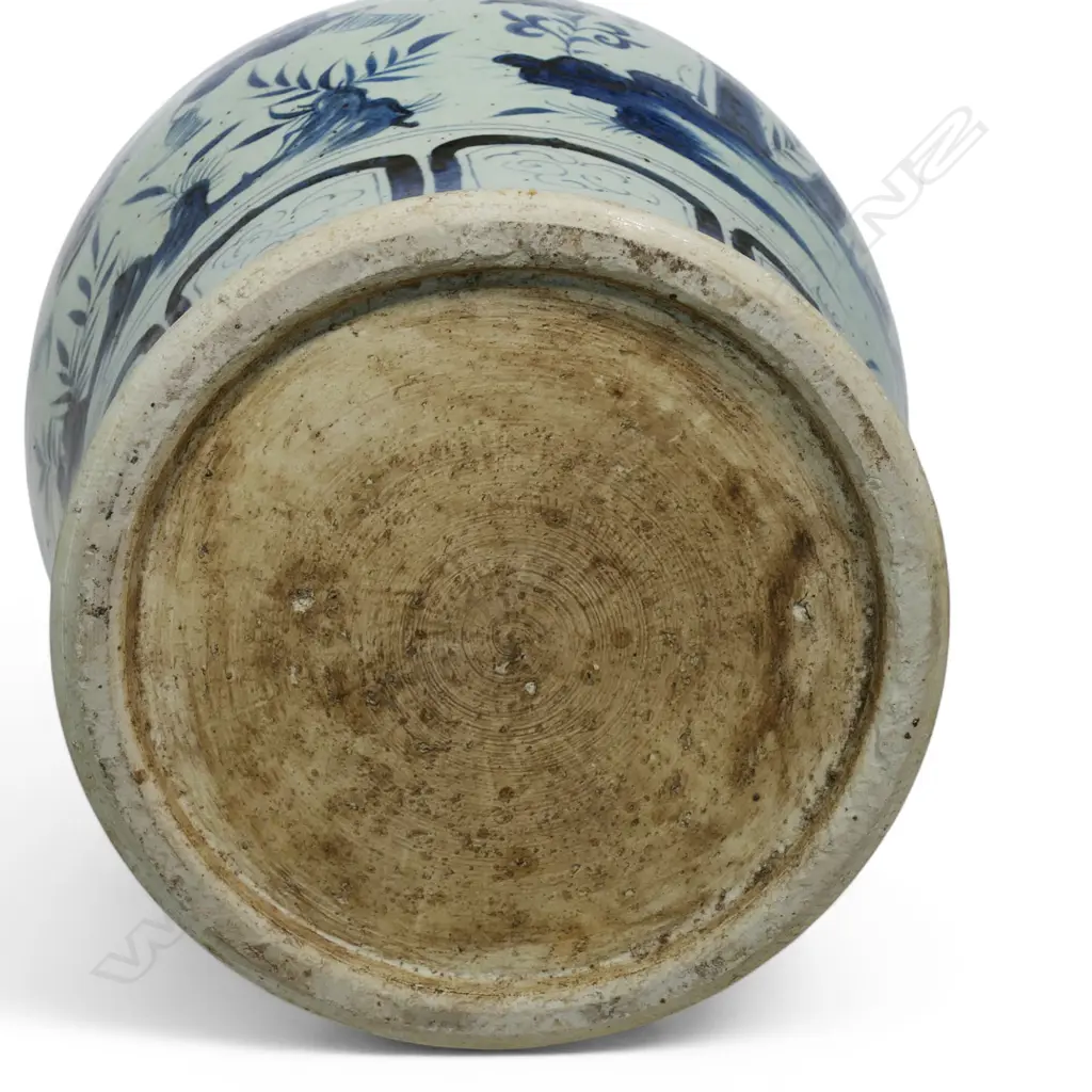 A large old Chinese baluster blue and white lidded jar, Image 1++