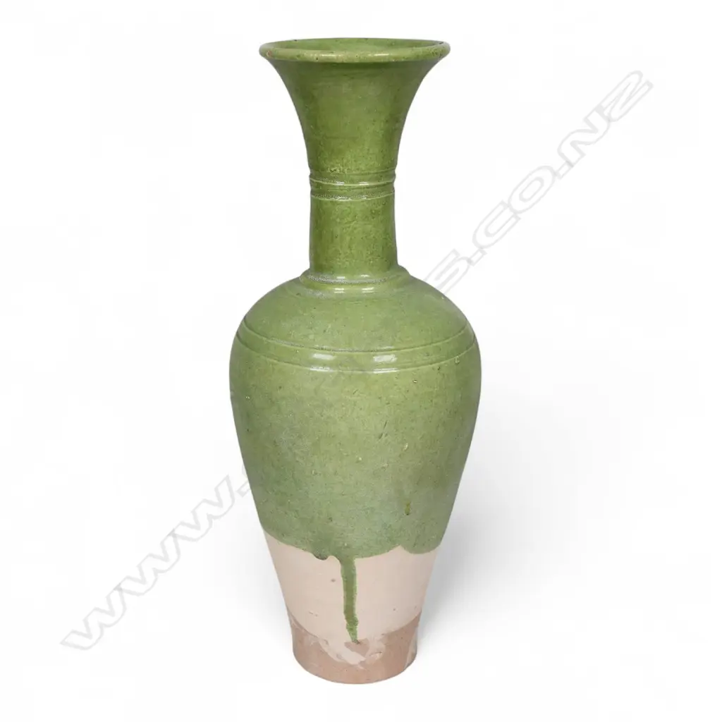 A reputedly old Chinese Liao dynasty tall vase, Image 1++