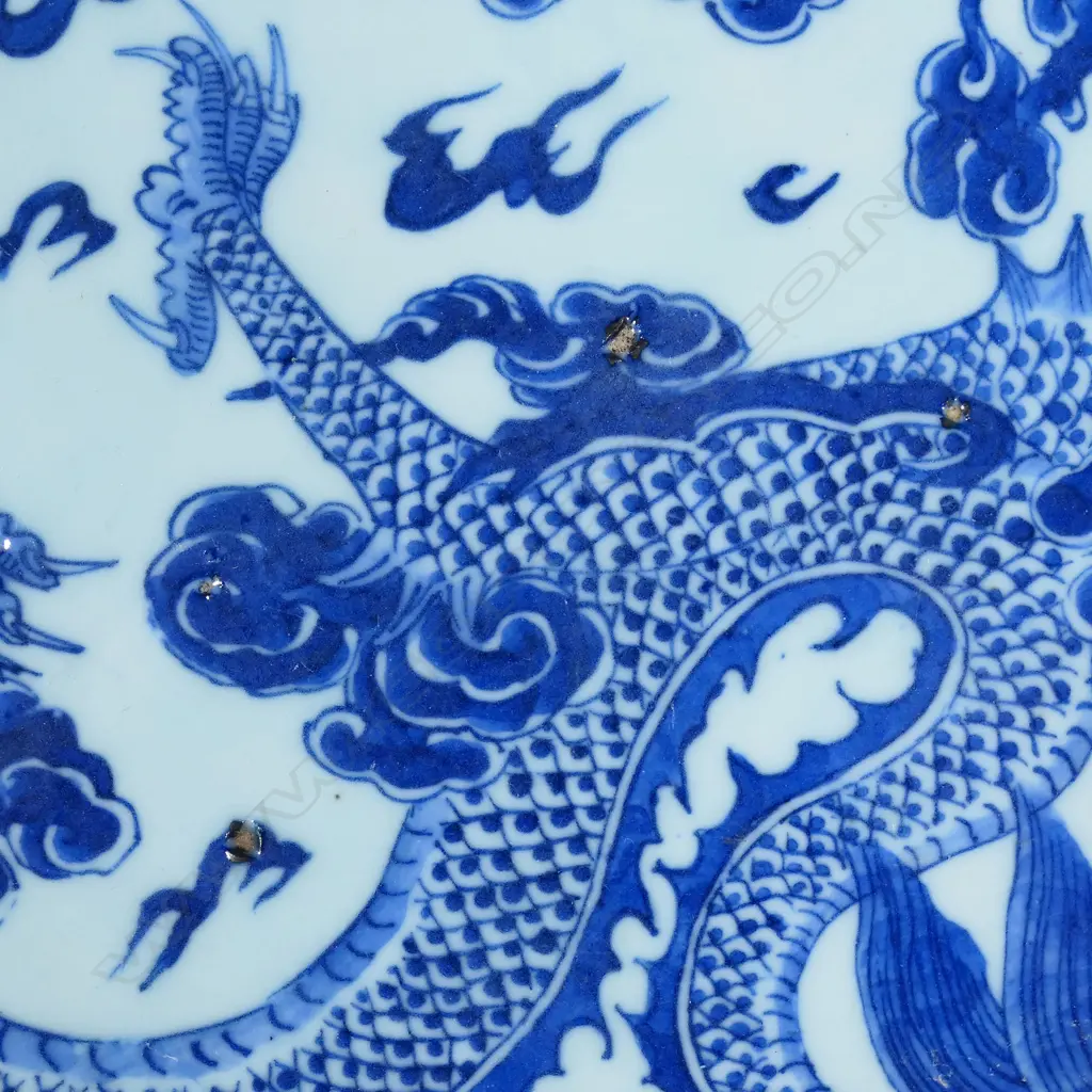 An old Chinese large blue and white charger, Image 1++