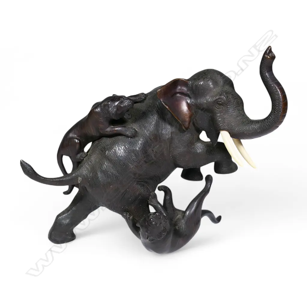A Japanese Meiji period bronze figure, Image 1++