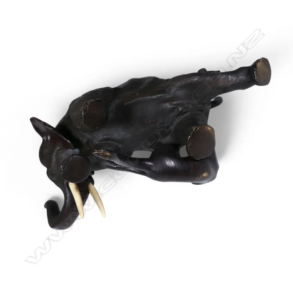 A Japanese Meiji period bronze figure, Image 1++