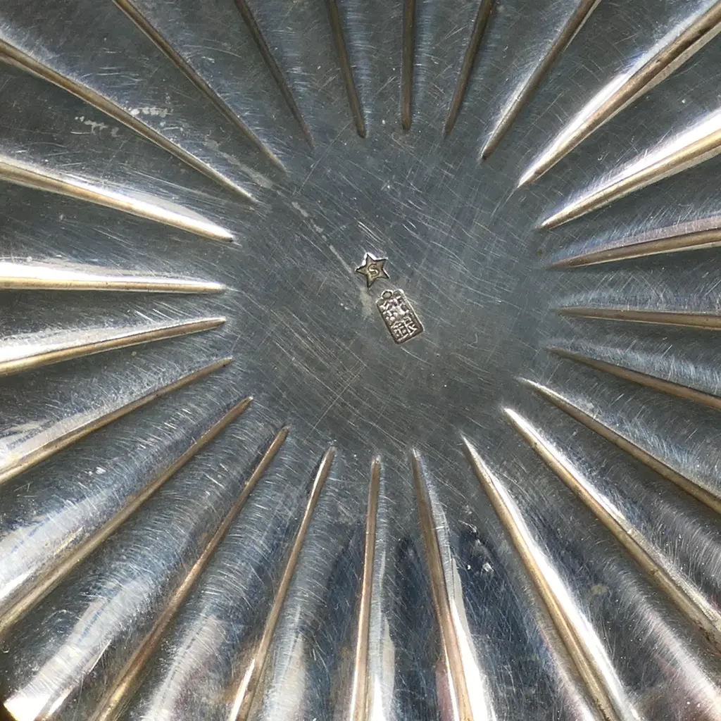 An early 20thC Oriental silver chrysanthemum bowl Image 1++