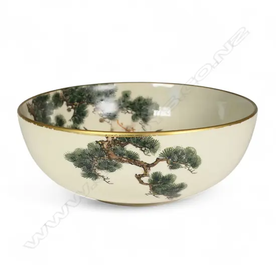 A rare Meiji period Satsuma bowl by Makuzu Kozan,