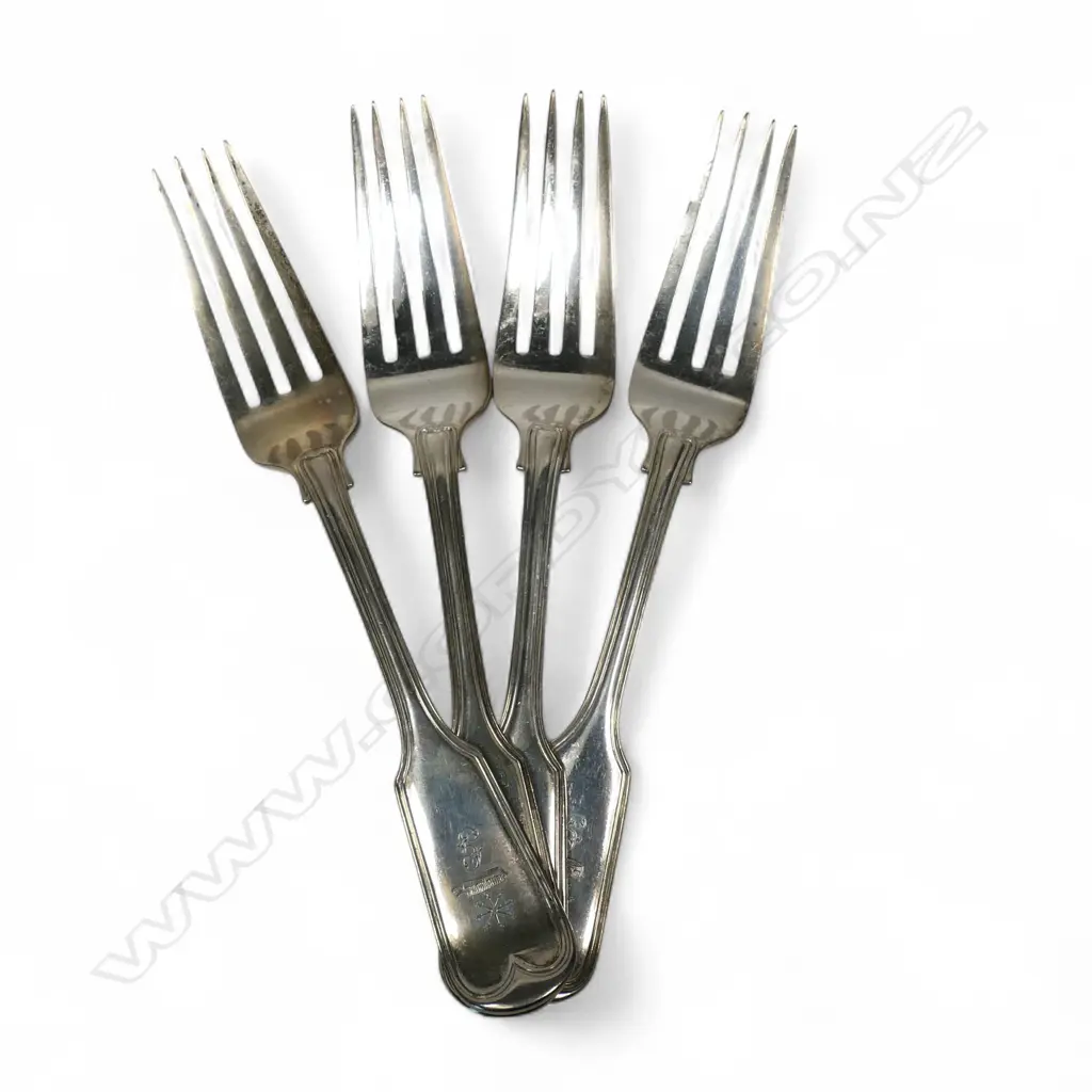 Four Victorian silver dinner forks, Image 1++