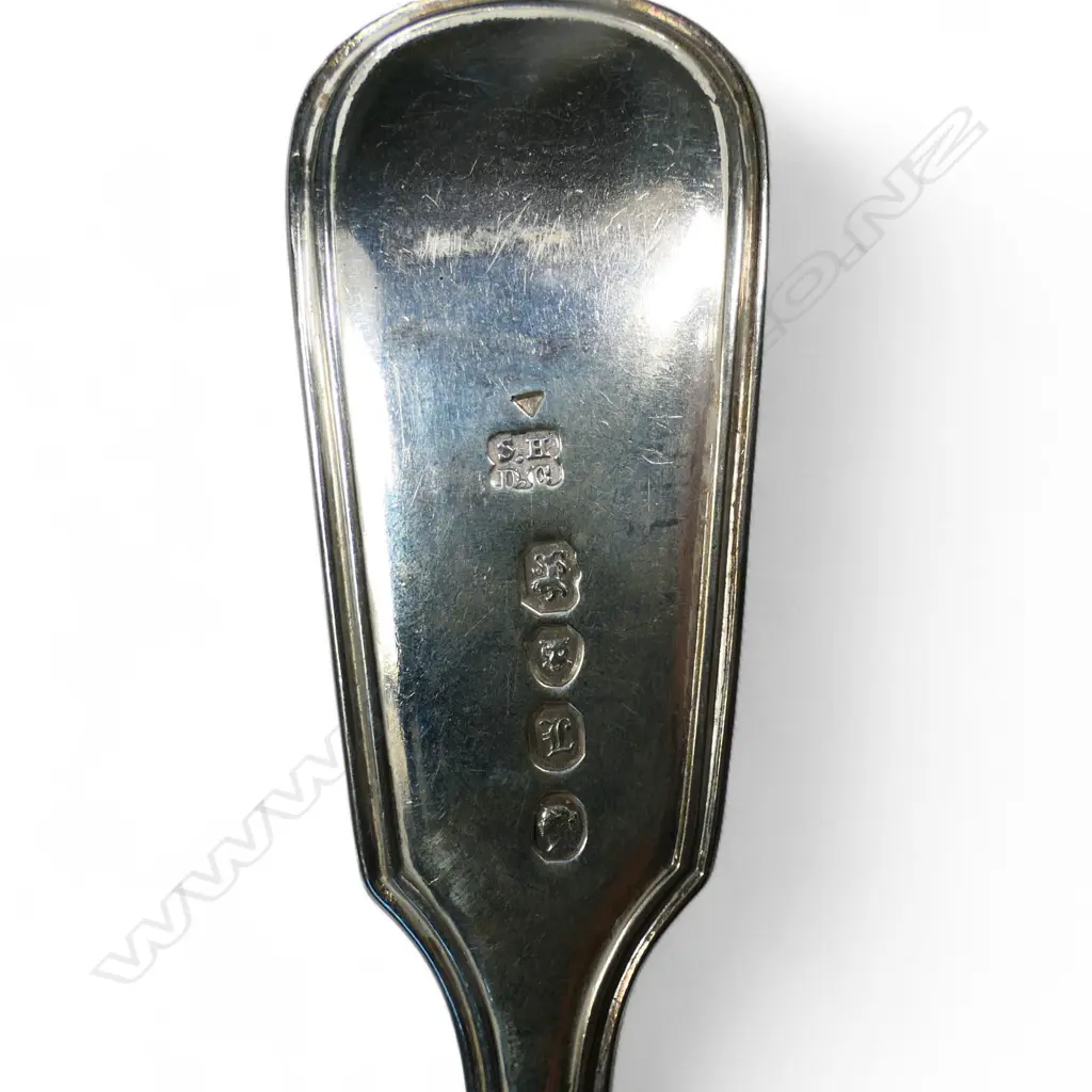 Four Victorian silver dinner forks, Image 1++