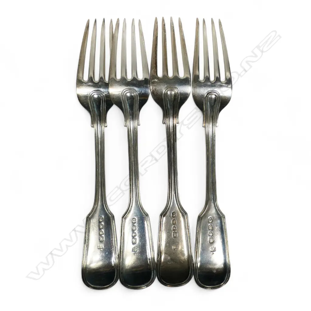 Four Victorian silver dinner forks, Image 1++