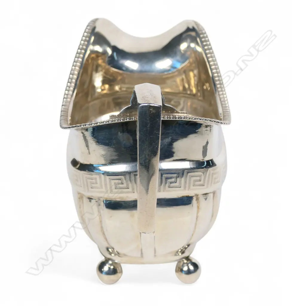 George III silver cream jug, Image 1++