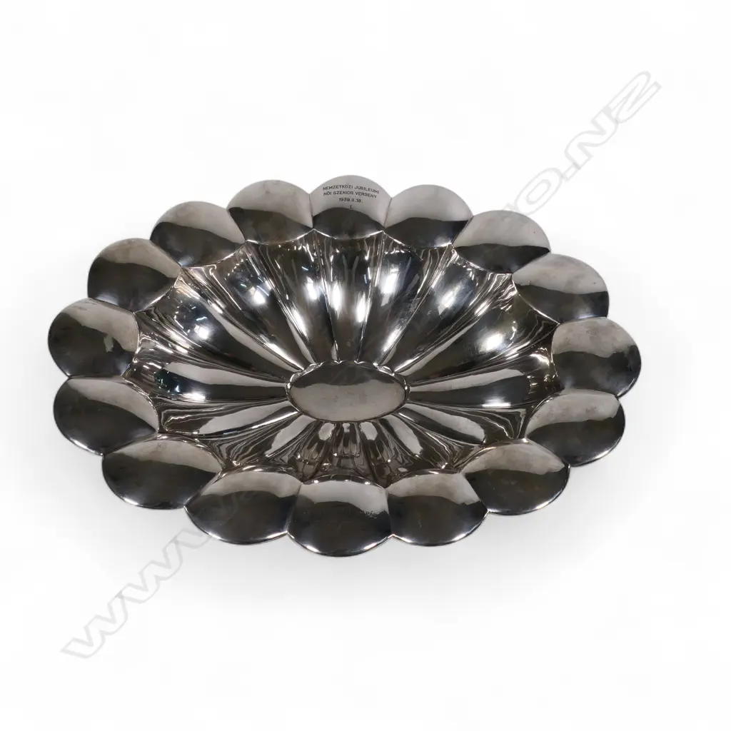 An early 20thC 800 standard silver pedestal bowl, Image 1++