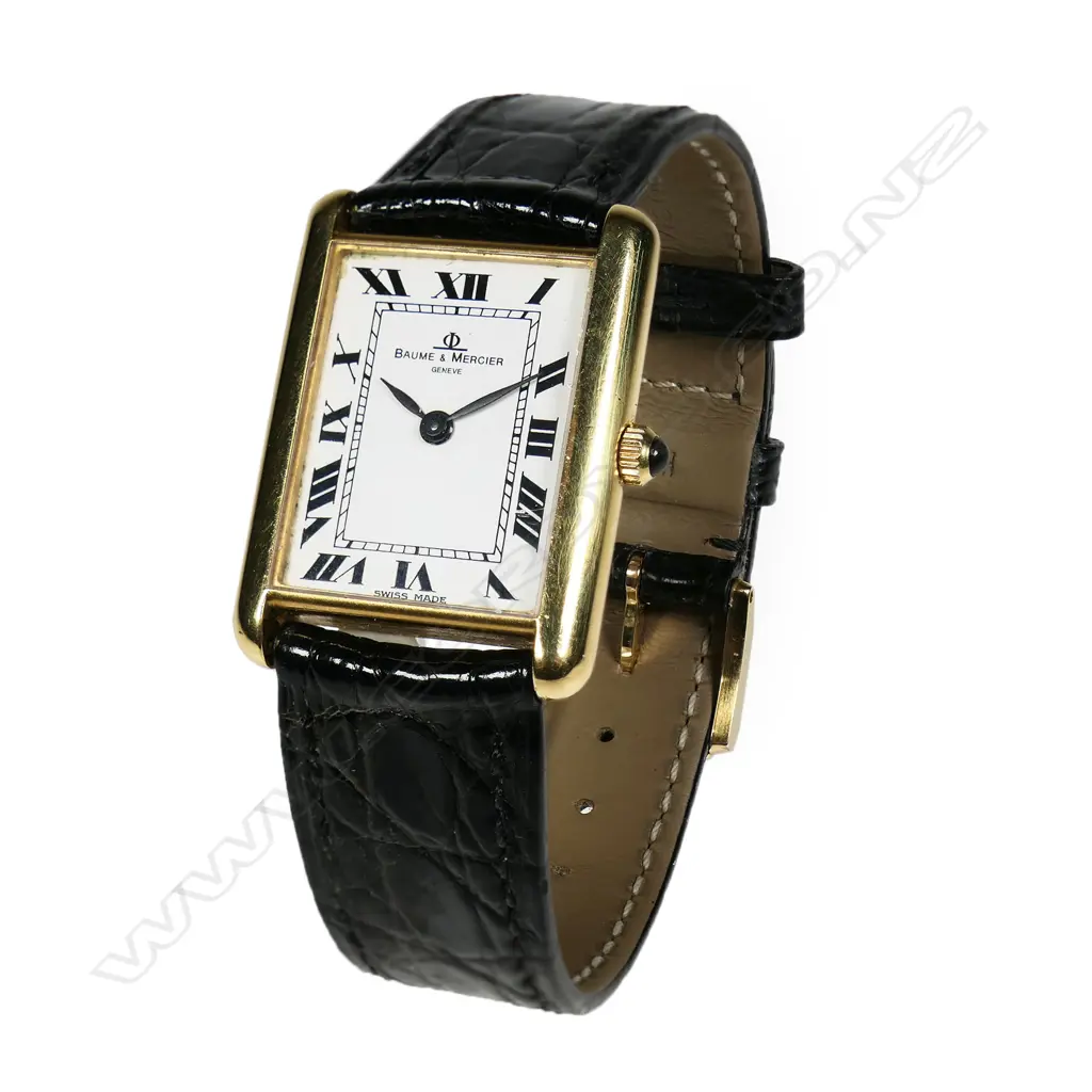 An 18ct gold vintage gent's Baume & Mercier tank wristwatch, Image 1++