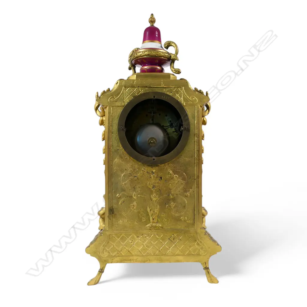 A 19thC French Louis XVI style ormolu mantel clock, Image 1++
