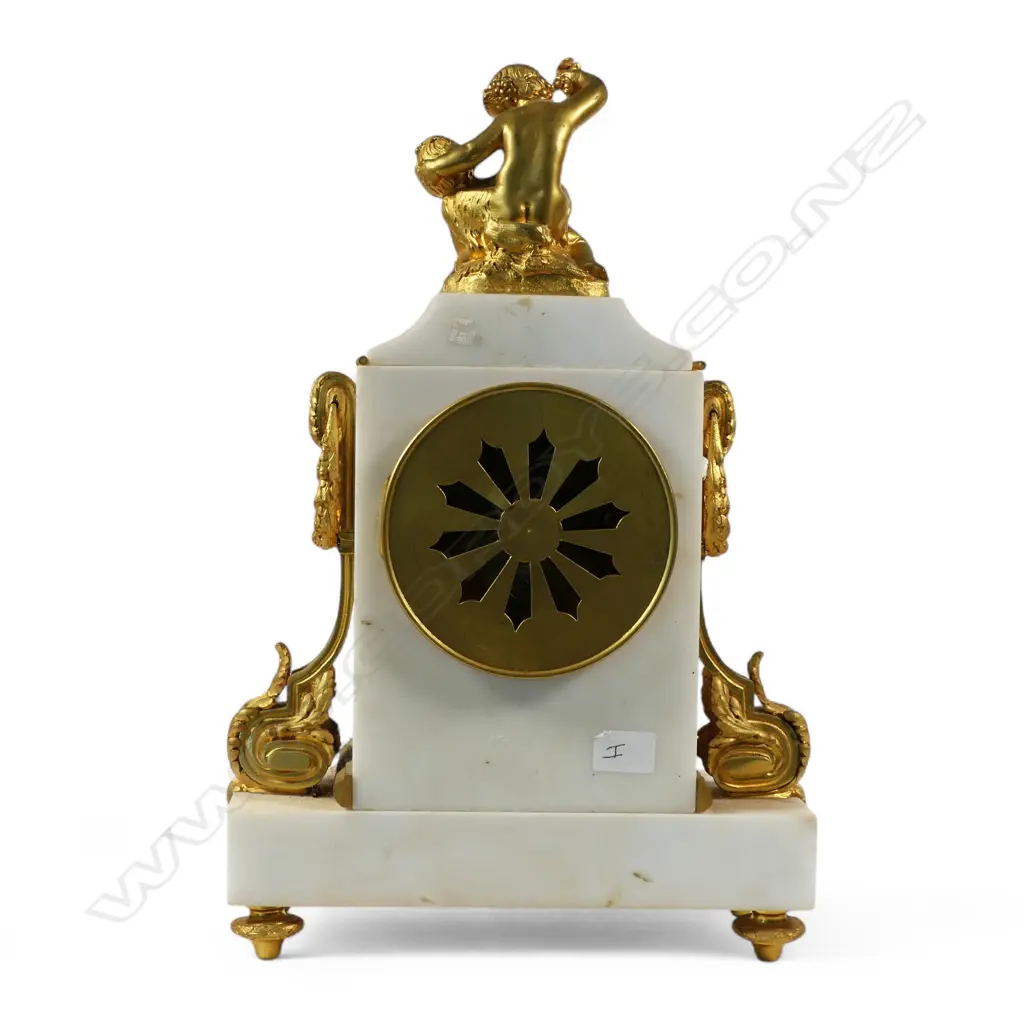 A 19thC French white marble and ormolu mantel clock, Image 1++
