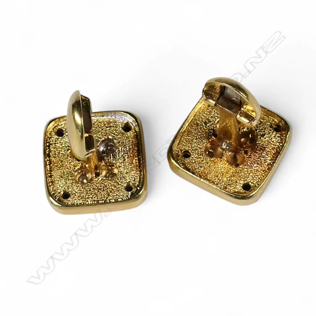 A pair of 18ct yellow gold and multi diamond cufflinks, Image 1++