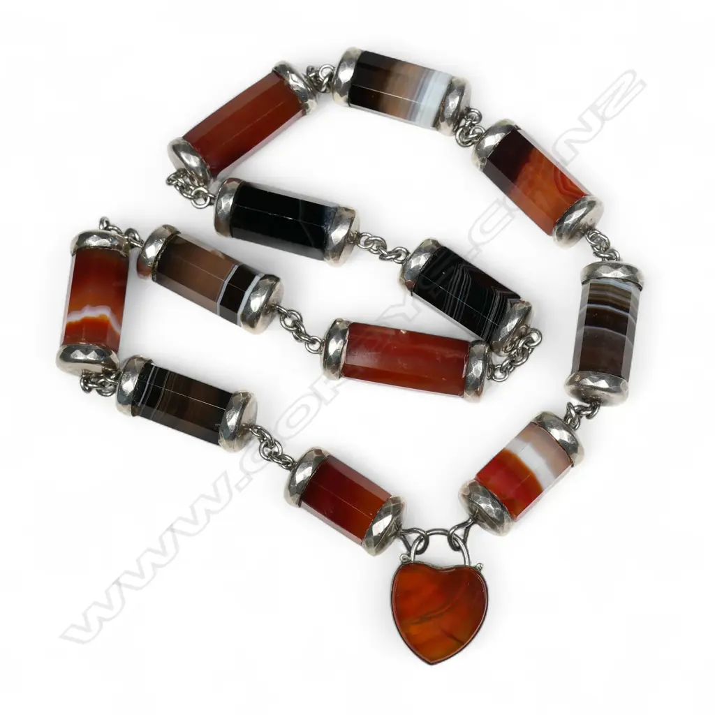 A superb late Victorian Scottish banded agate and silver necklace, Image 1++
