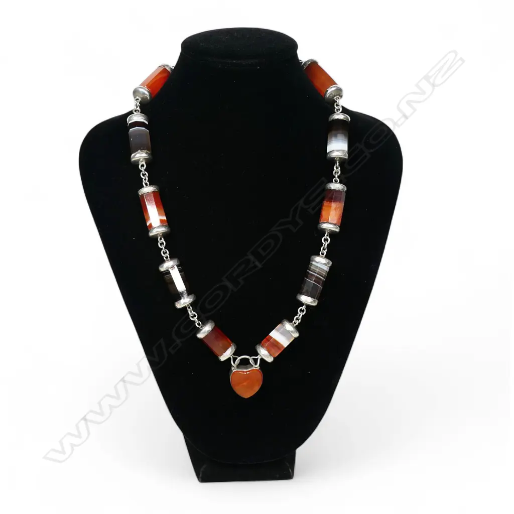 A superb late Victorian Scottish banded agate and silver necklace, Image 1++
