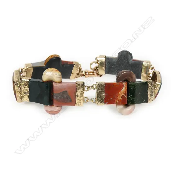 A Victorian 9ct gold and agate fancy bracelet,