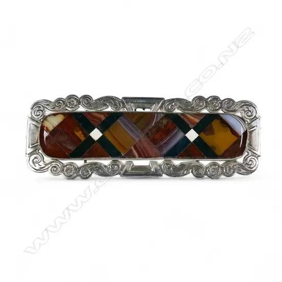 A Victorian Scottish silver and agate long bar form brooch,