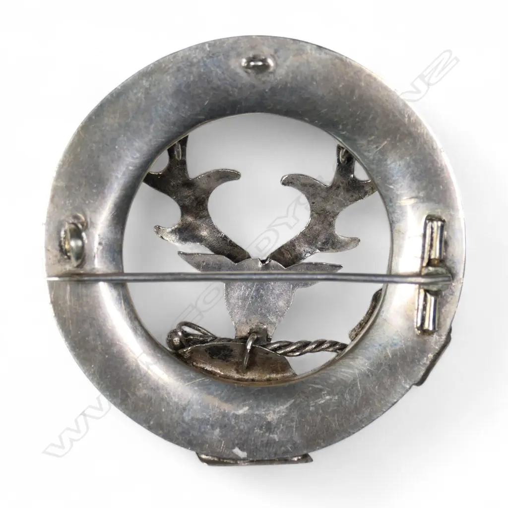 A late Victorian Scottish silver and banded agate stags head brooch, Image 1++