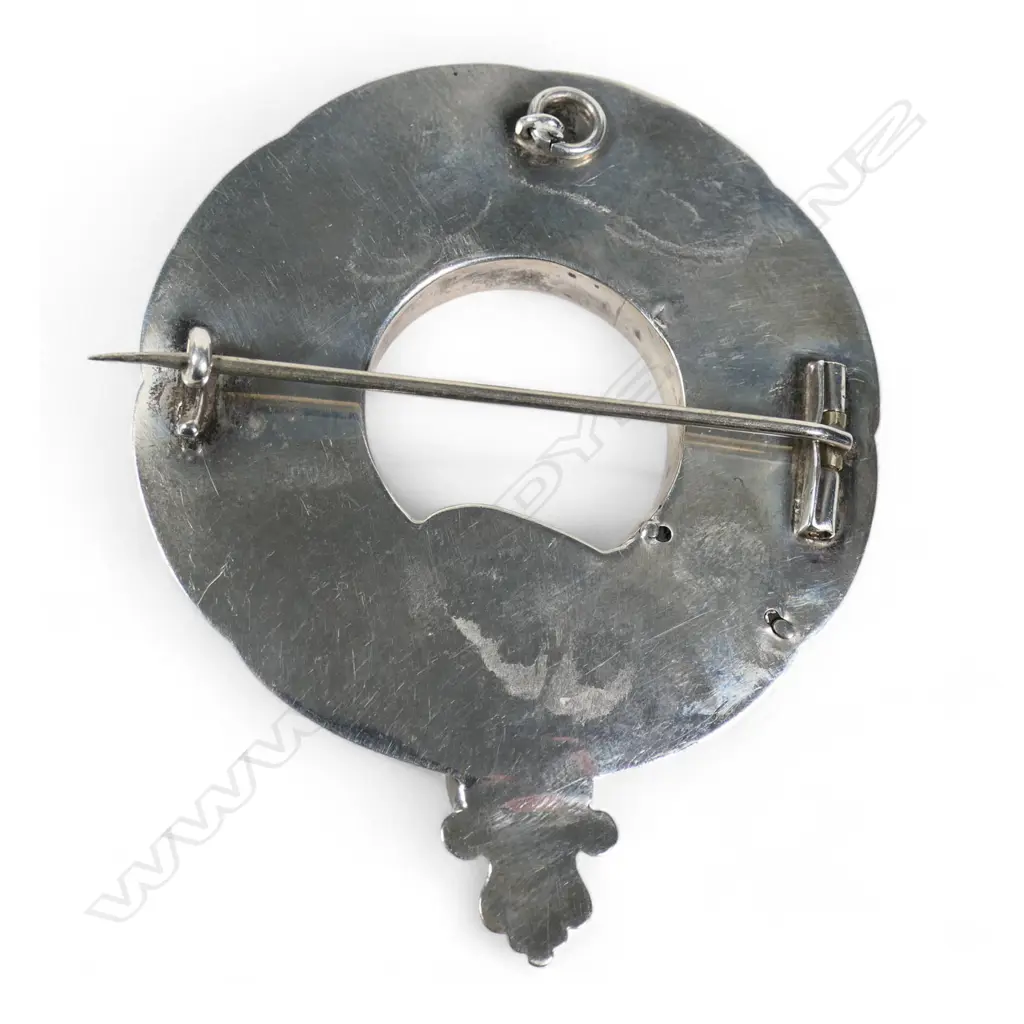 A late Victorian Scottish agate and silver brooch, Image 1++